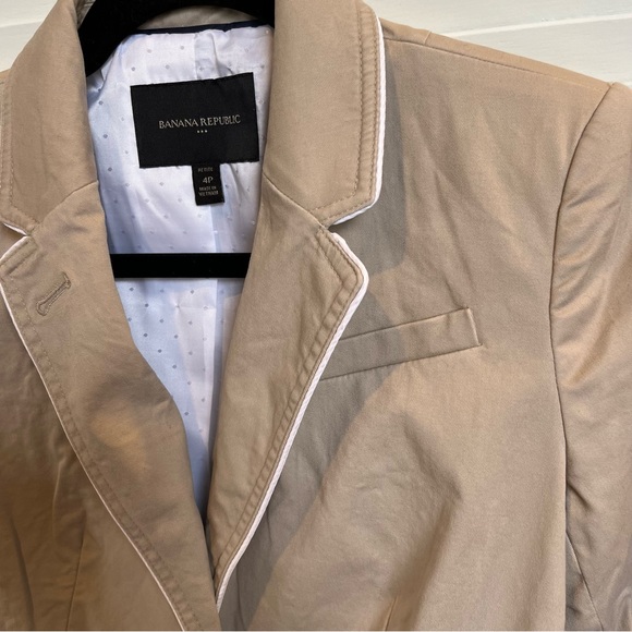 Banana Republic Piped Academy Khaki Blazer - Picture 8 of 11